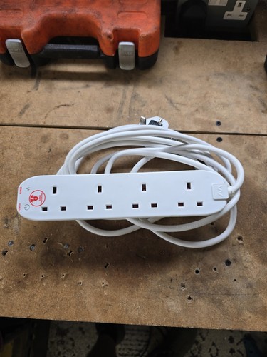 Way extension lead 4mtrs - 4-way,